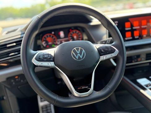 Used 2024 Volkswagen Atlas Peak Edition SEL AWD/4WD image 11