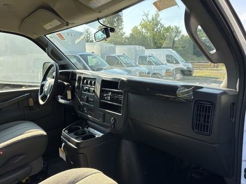 New 2025 GMC Savana 3500 Extended w/ Driver Convenience Package image 25