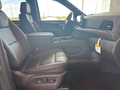 New 2026 Chevrolet Suburban RST w/ Comfort Package AWD/4WD image 24