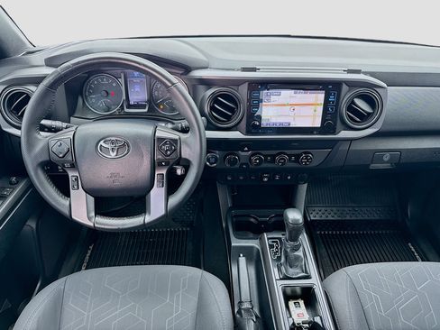 Used 2019 Toyota Tacoma TRD Sport AWD/4WD image 14