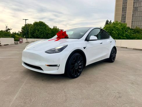 Used 2022 Tesla Model Y Performance AWD/4WD image 14
