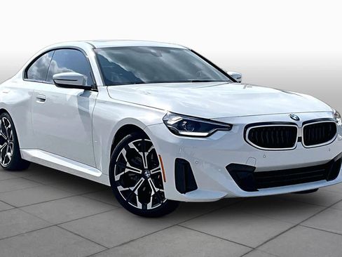 Used 2026 BMW 230i Coupe w/ Convenience Package RWD image 2