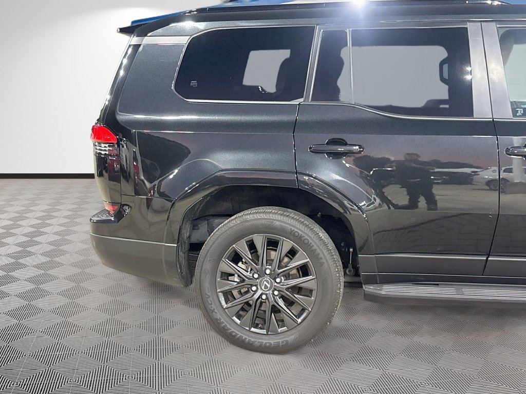 Used 2024 Lexus GX 550 w/ Cold Area Package AWD/4WD image 13