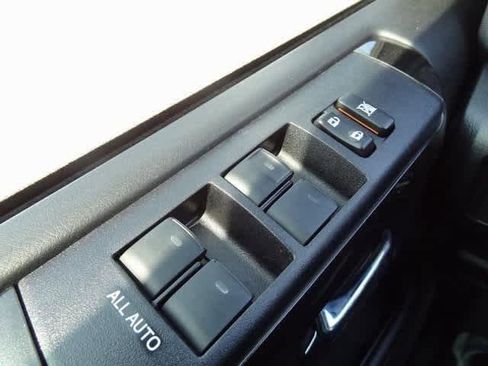 Used 2024 Toyota 4Runner TRD Off-Road Premium image 18