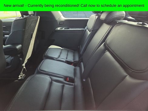 Used 2025 Ford Expedition Platinum w/ Stealth Appearance Package AWD/4WD image 8