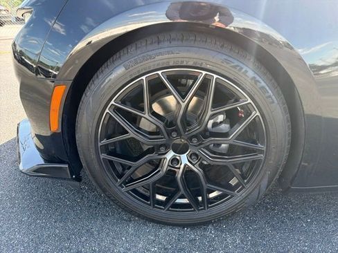 Used 2021 Chevrolet Camaro LT w/ RS Package RWD image 7