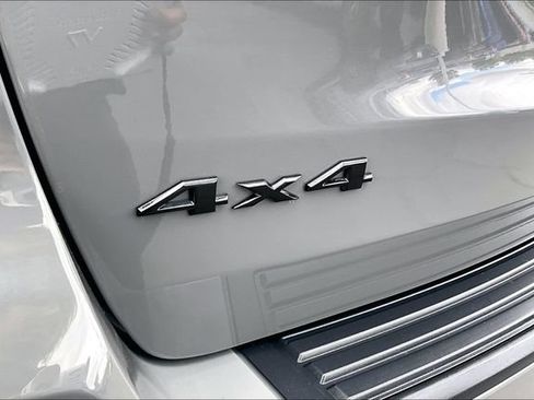 Used 2020 Jeep Grand Cherokee Altitude AWD/4WD image 24