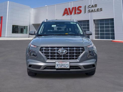 Used 2025 Hyundai Venue SEL FWD image 2