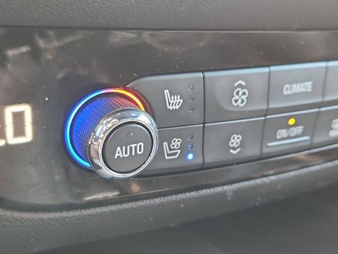 Used 2024 Buick Enclave Premium AWD/4WD image 27
