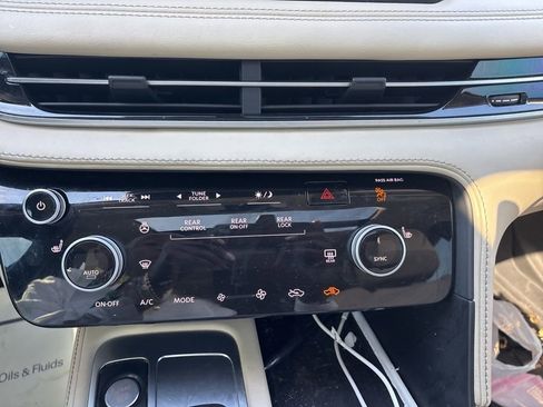 Certified 2024 INFINITI QX60 Pure image 12