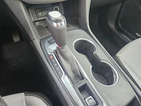 Used 2020 Chevrolet Equinox Premier image 17