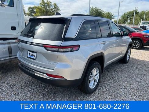 New 2026 Jeep Grand Cherokee Laredo AWD/4WD image 3