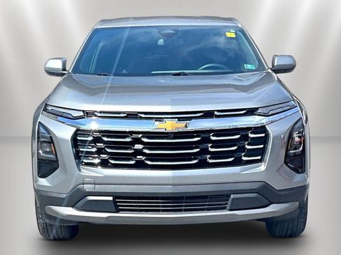 Used 2025 Chevrolet Equinox LT image 2