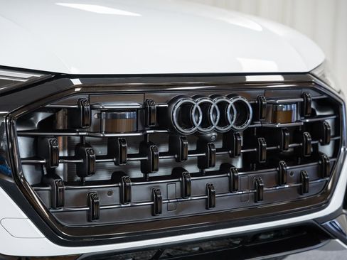 Used 2025 Audi Q8 Premium Plus AWD/4WD image 13