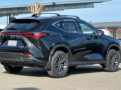 Used 2025 Lexus NX 350h AWD w/ Premium Package image 4