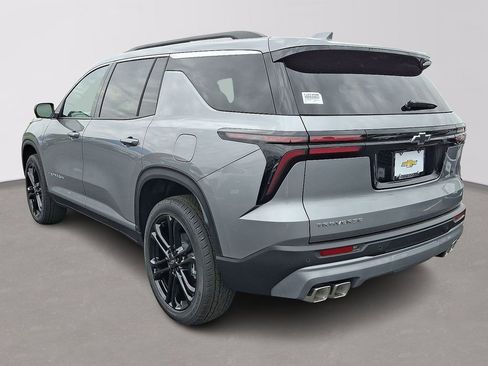 New 2026 Chevrolet Traverse LT w/ Driver Confidence Package FWD image 3