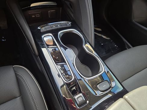 Used 2023 Buick Envision Essence image 30