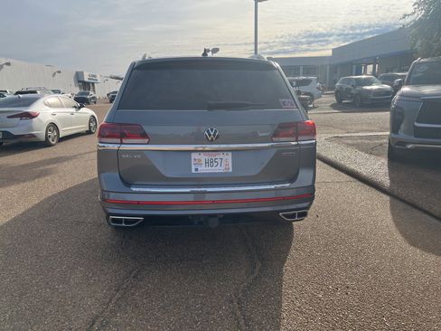Used 2022 Volkswagen Atlas SEL Premium image 8