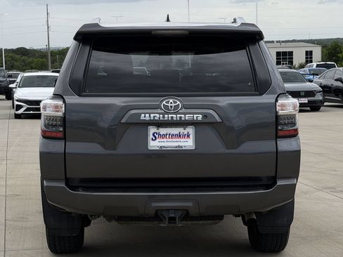 Used 2017 Toyota 4Runner SR5 Premium RWD image 7