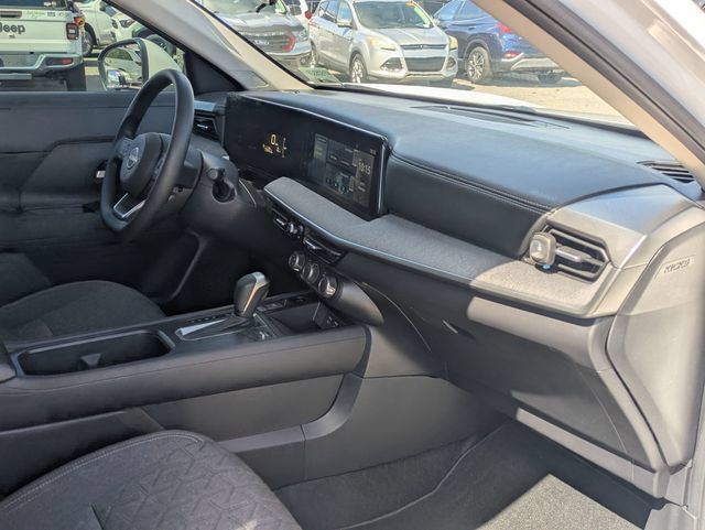 Used 2025 Nissan Kicks SV FWD image 31