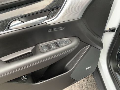 Used 2021 Cadillac XT5 Premium Luxury image 14