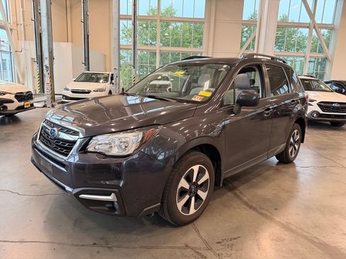 Used 2018 Subaru Forester 2.5i Premium AWD/4WD image 6