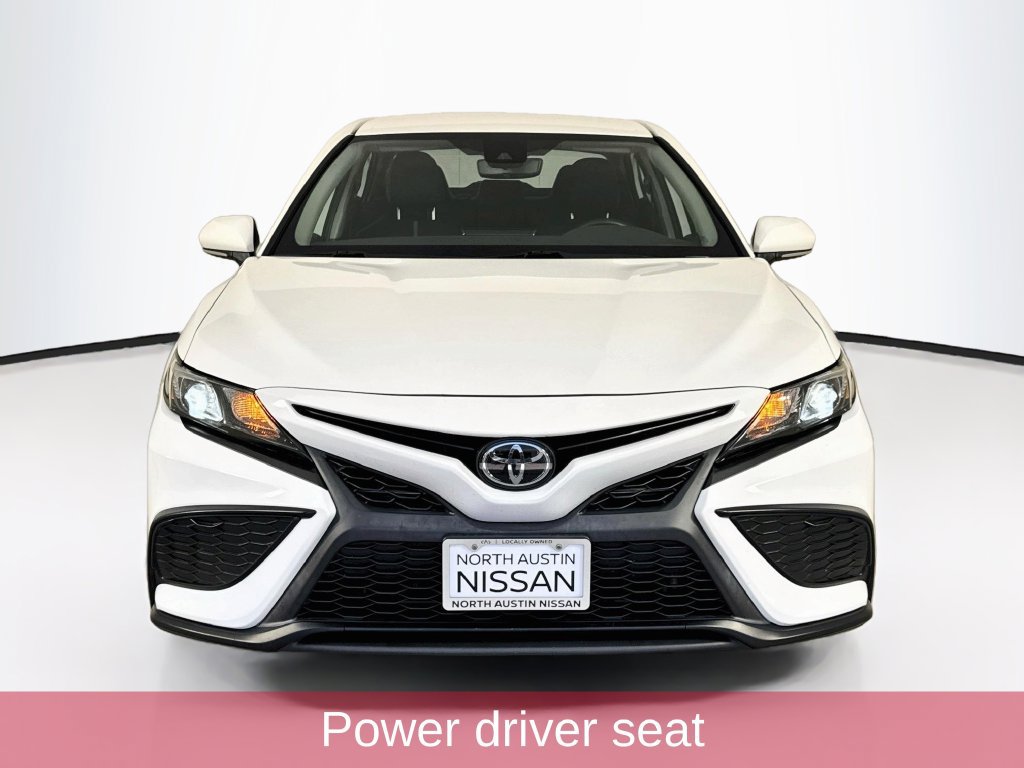 Used 2023 Toyota Camry SE FWD image 2