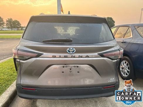 Used 2024 Toyota Sienna XLE FWD image 7