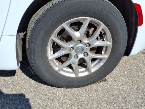Used 2024 Chrysler Pacifica Touring-L FWD image 15