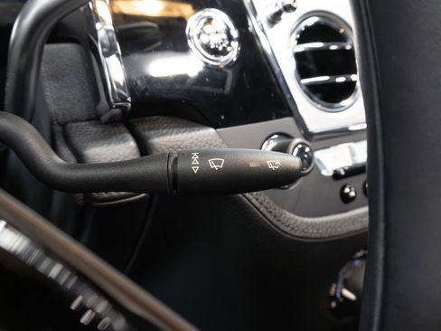 Used 2011 Rolls-Royce Ghost image 17