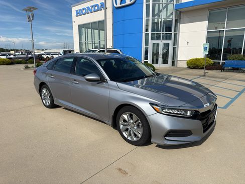 Used 2020 Honda Accord LX image 3