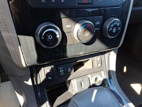 Used 2016 Chevrolet Traverse LT w/ Style and Technology Package image 24