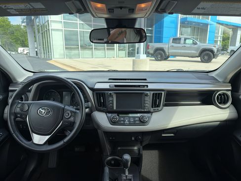 Used 2017 Toyota RAV4 XLE FWD image 22