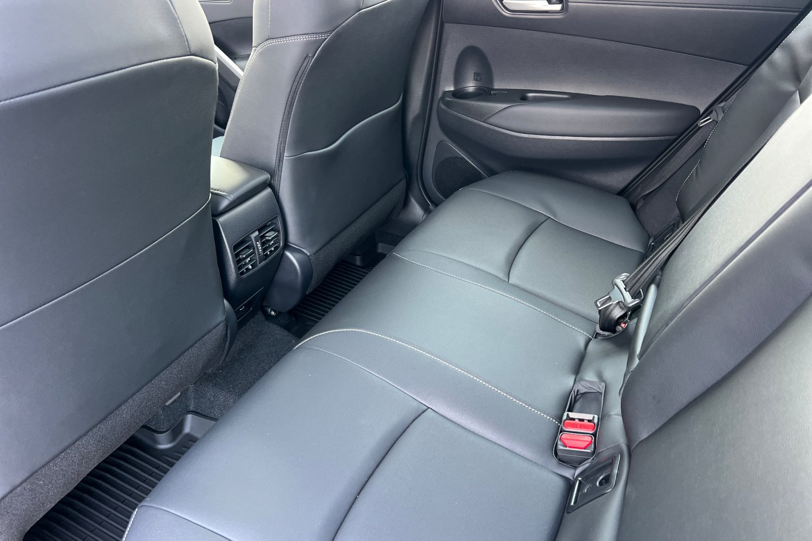 Certified 2026 Toyota Corolla Cross XLE w/ Convenience Package FWD image 12