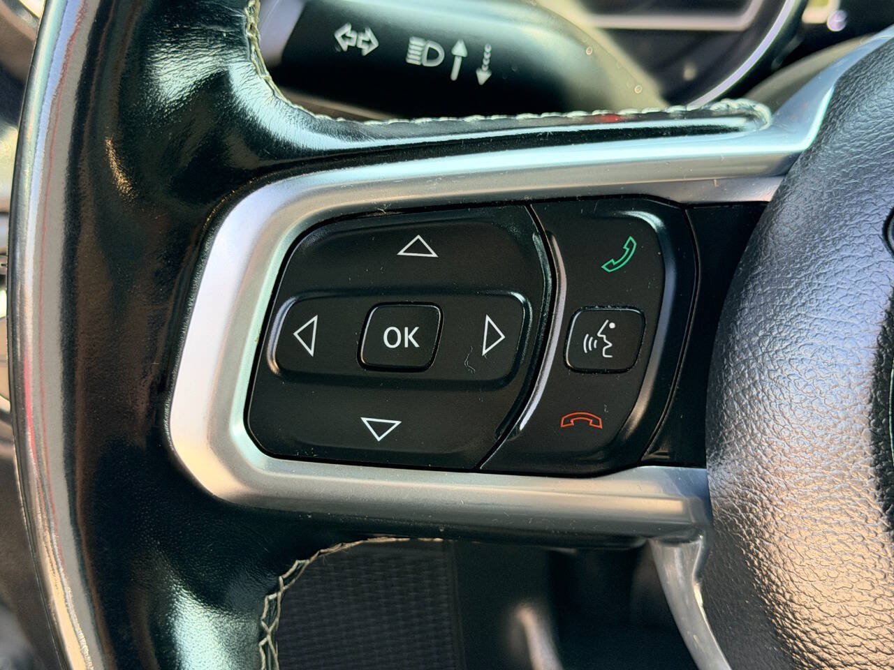 Used 2020 Jeep Gladiator Overland AWD/4WD image 33