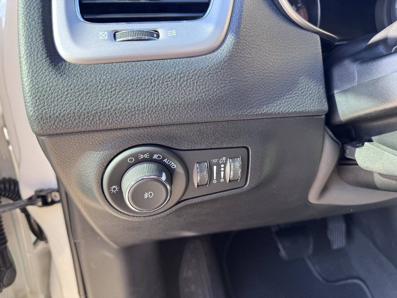 Used 2021 Jeep Compass Latitude AWD/4WD image 12