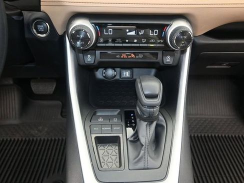 Used 2024 Toyota RAV4 XLE w/ Convenience Package FWD image 10