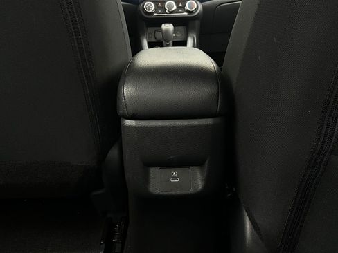 Used 2025 Nissan Versa SV image 12