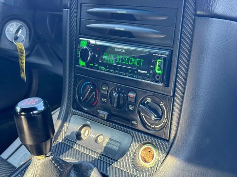 Used 1999 MAZDA MX-5 Miata RWD image 17