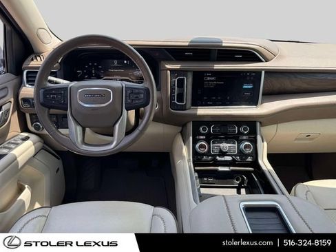 Used 2022 GMC Yukon Denali w/ Advanced Technology Package AWD/4WD image 18