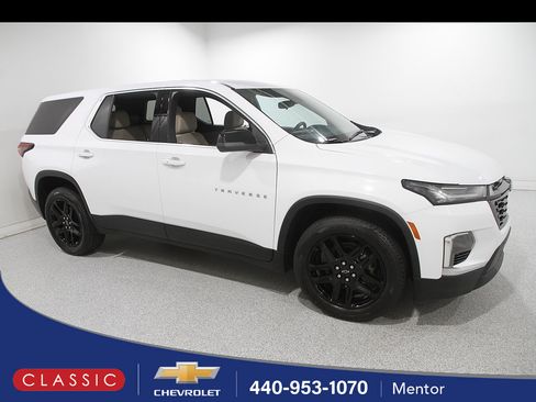 Used 2022 Chevrolet Traverse LS w/ LPO, Black Accent Package AWD/4WD image 1
