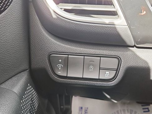 Used 2025 Kia Seltos S image 21