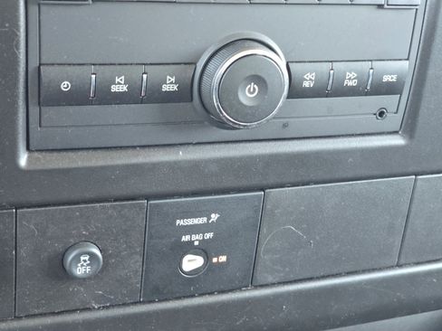 Used 2024 GMC Savana 2500 RWD 2500 135 w/ Driver Convenience Package image 23