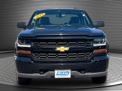 Used 2018 Chevrolet Silverado 1500 Custom w/ Custom Value Package image 2