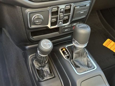 New 2025 Jeep Gladiator Sport w/ Premium Package image 27