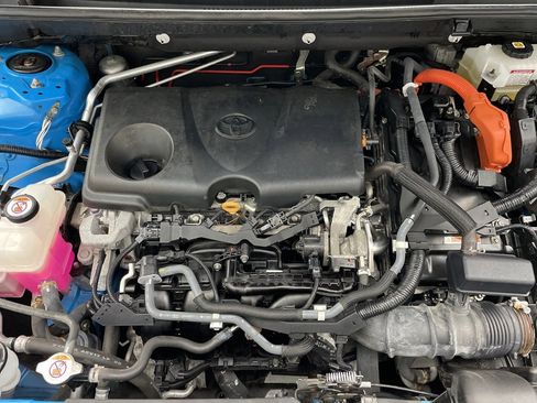 Used 2020 Toyota RAV4 LE image 19