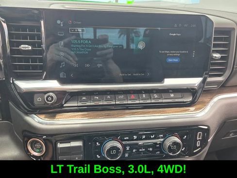 Used 2024 Chevrolet Silverado 1500 LT Trail Boss w/ LT Trail Boss Premium Package AWD/4WD image 23