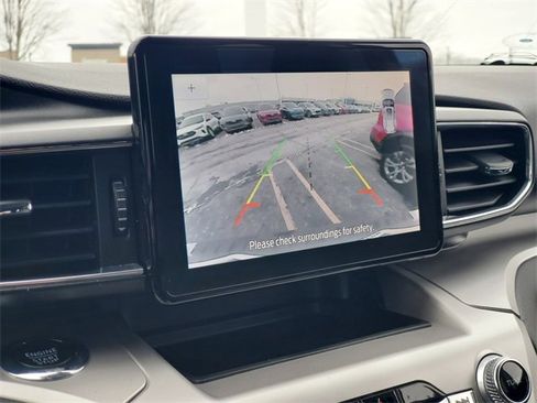 Used 2022 Ford Explorer XLT w/ Equipment Group 202A image 20