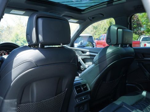 Used 2018 Audi SQ5 Premium Plus w/ S Sport Package AWD/4WD image 47