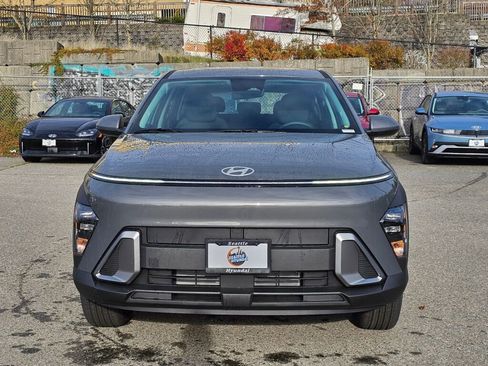 New 2026 Hyundai Kona SE image 2